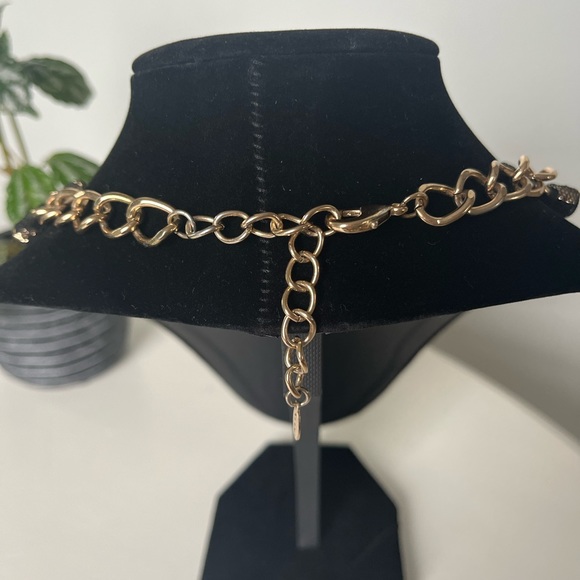 Black and gold necklace - Picture 3 of 3
